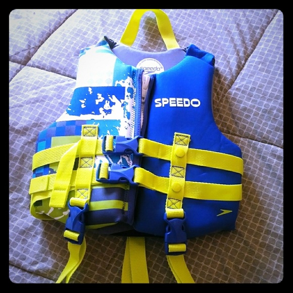 speedo swim vest size chart